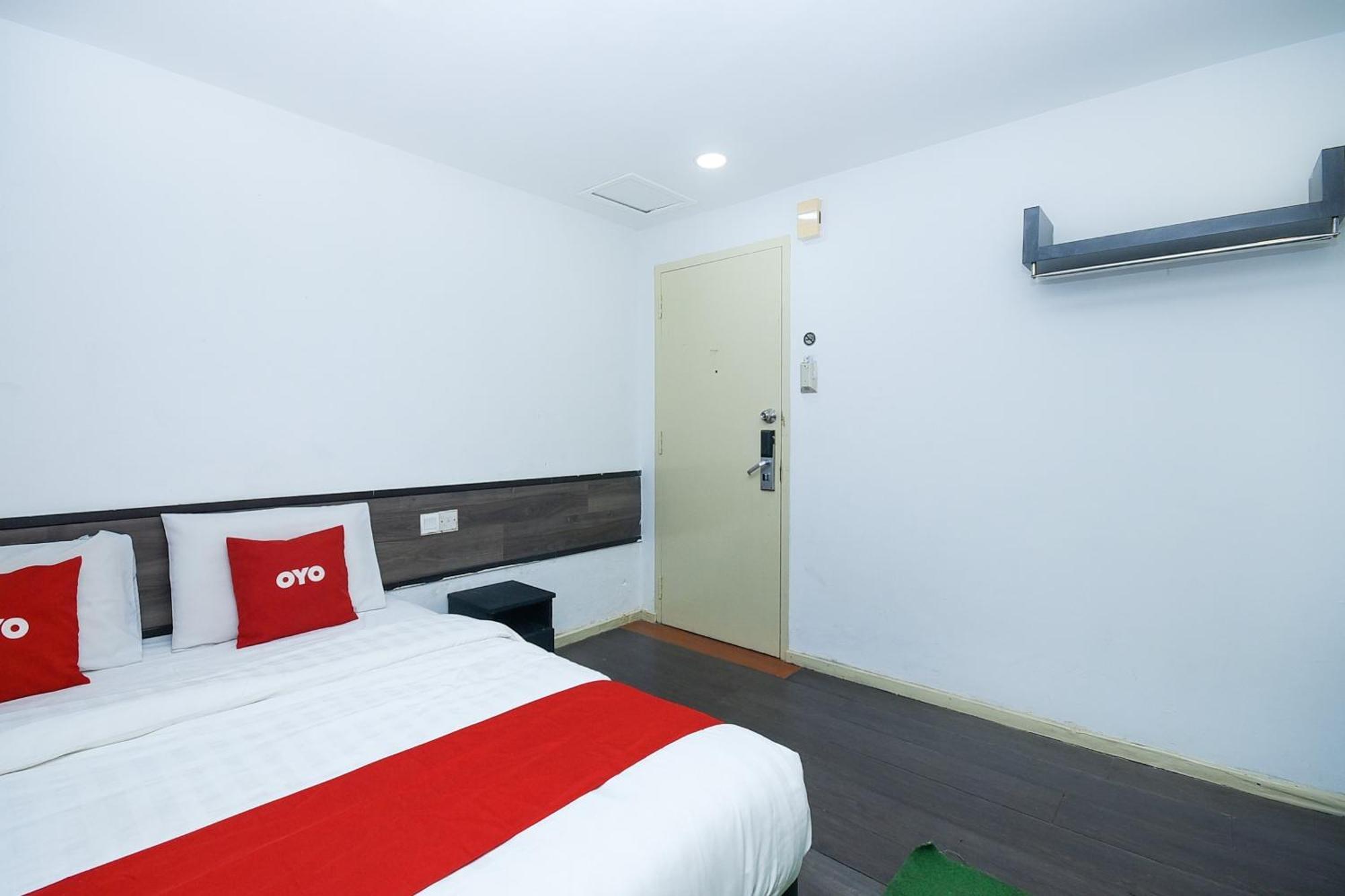 Oyo 90820 River Inn Miri Exterior foto