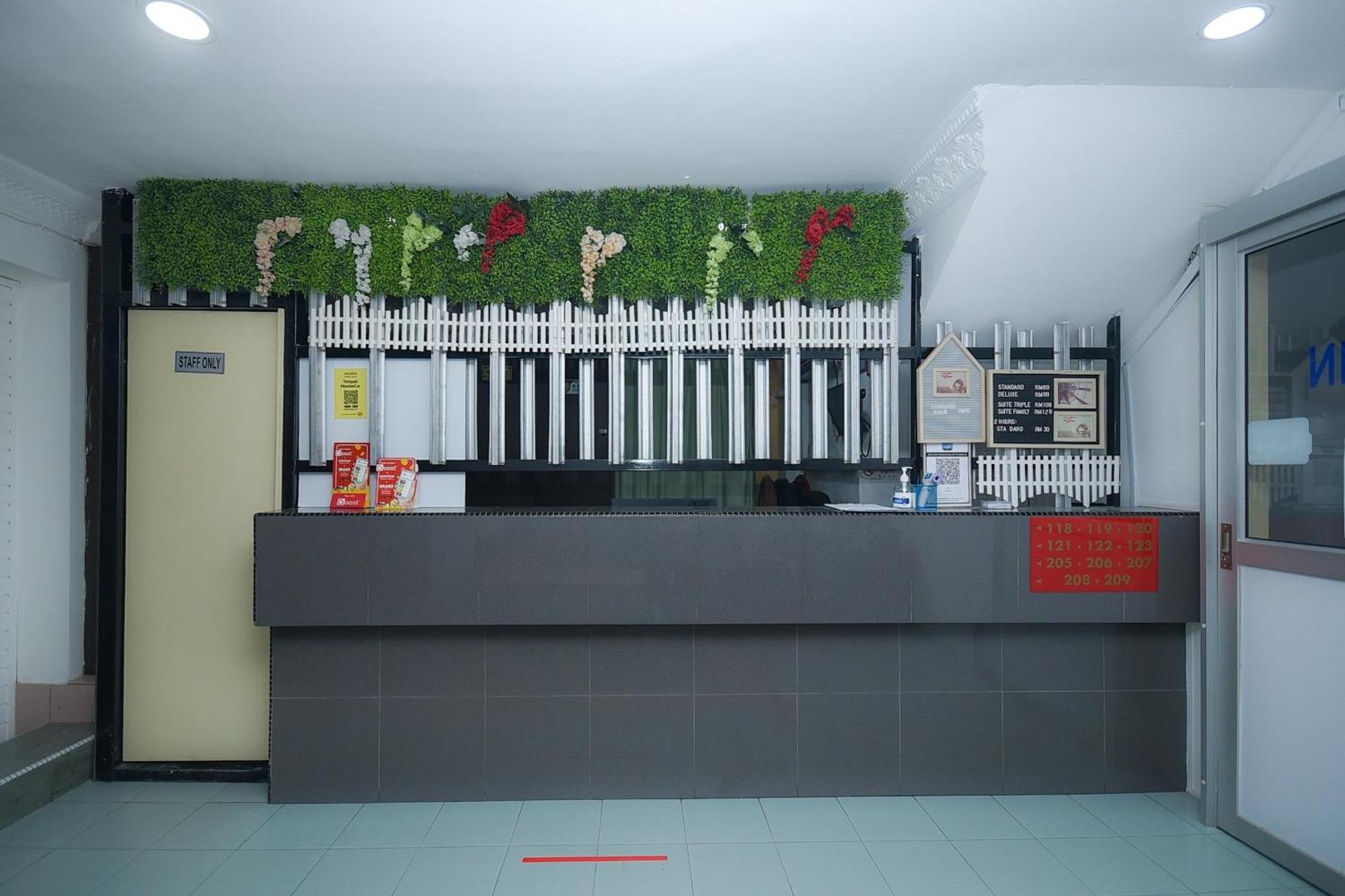 Oyo 90820 River Inn Miri Exterior foto