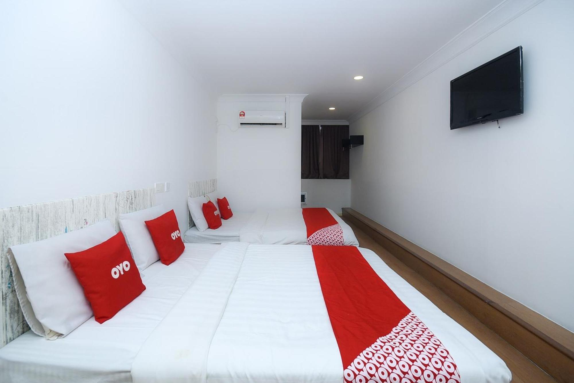 Oyo 90820 River Inn Miri Exterior foto