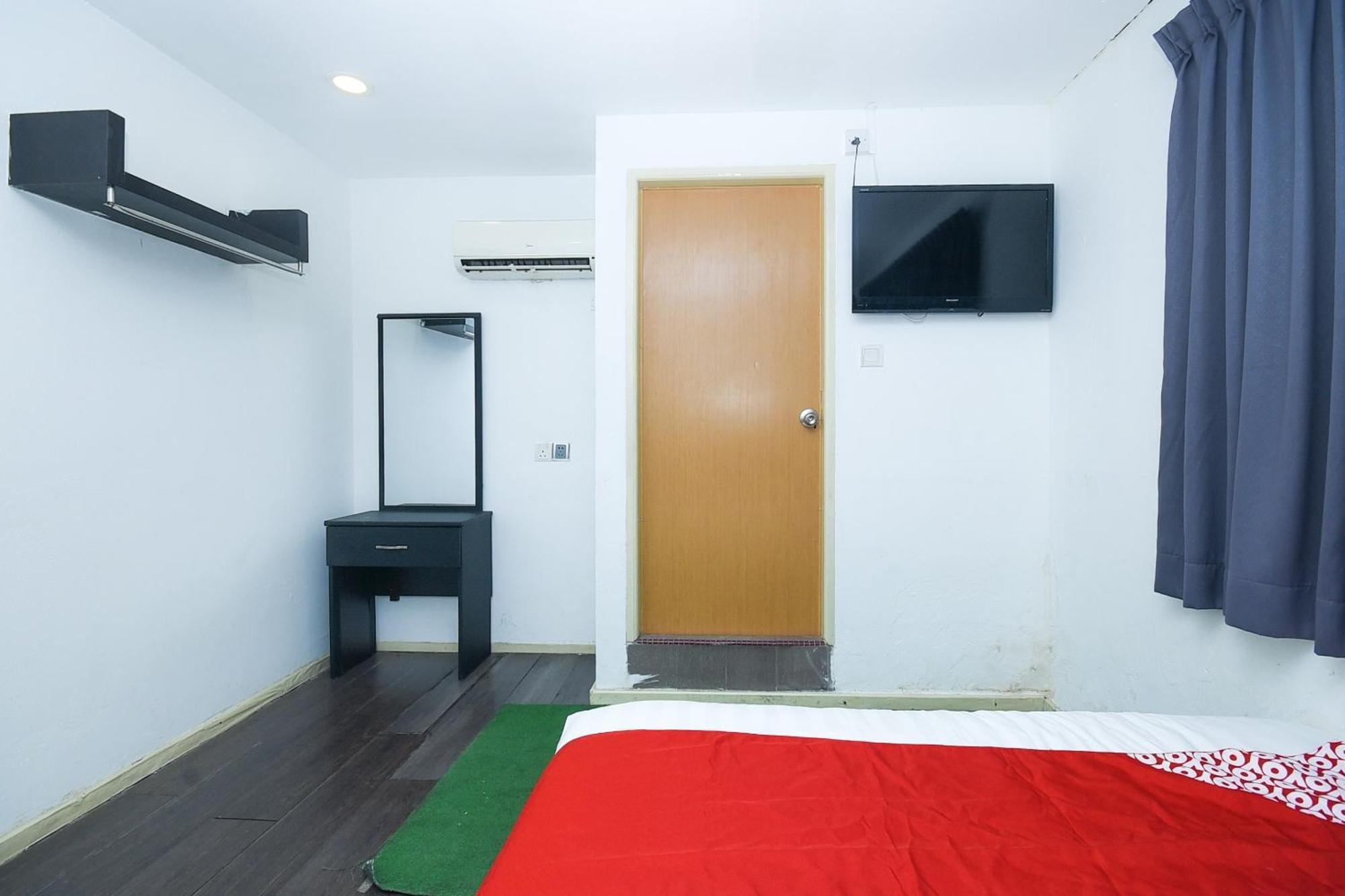 Oyo 90820 River Inn Miri Exterior foto
